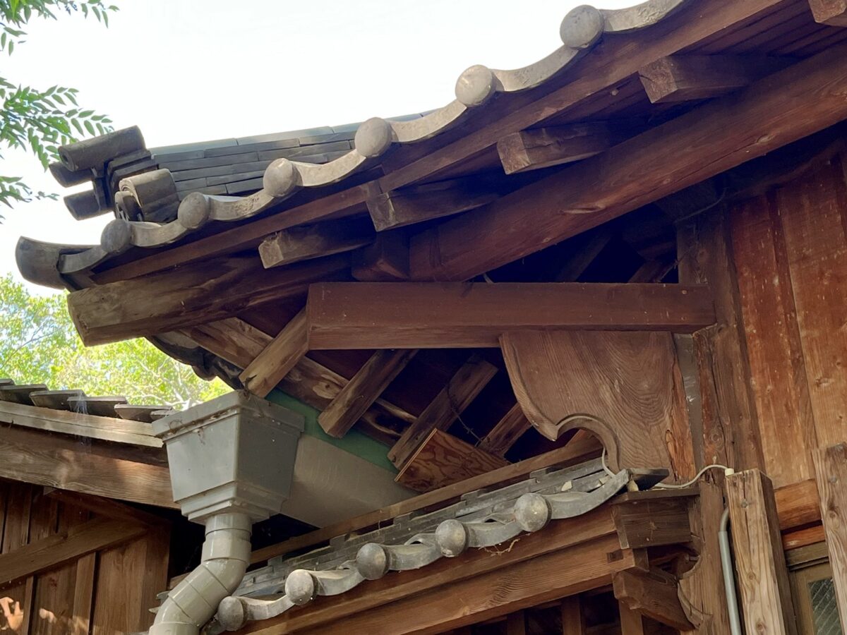 2023年 多度津町山階・春日神社 拝殿 西棟 修繕後