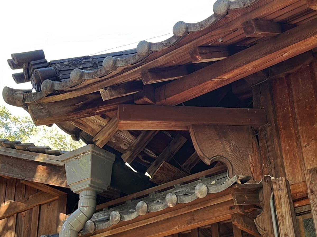 2023年 多度津町山階・春日神社 拝殿 西棟 修繕前