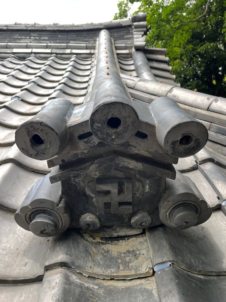 2023年 多度津町山階・春日神社 拝殿 下り棟