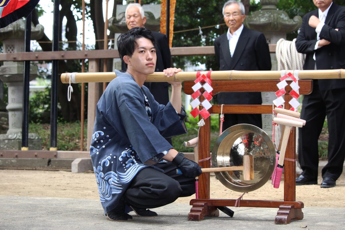 2024年 多度津町山階・春日神社 秋季例大祭 拝殿前 上小原獅子組