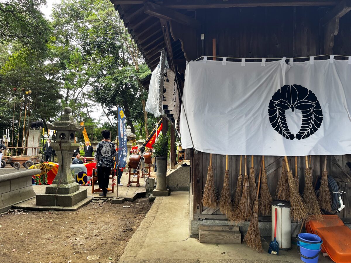 2024年 多度津町山階・春日神社 秋季例大祭 拝殿前 上小原獅子組