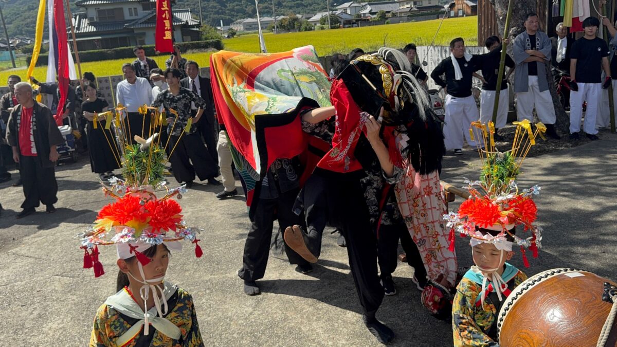 2024年 多度津町山階・春日神社 秋季例大祭 傘揃え 上小原獅子組