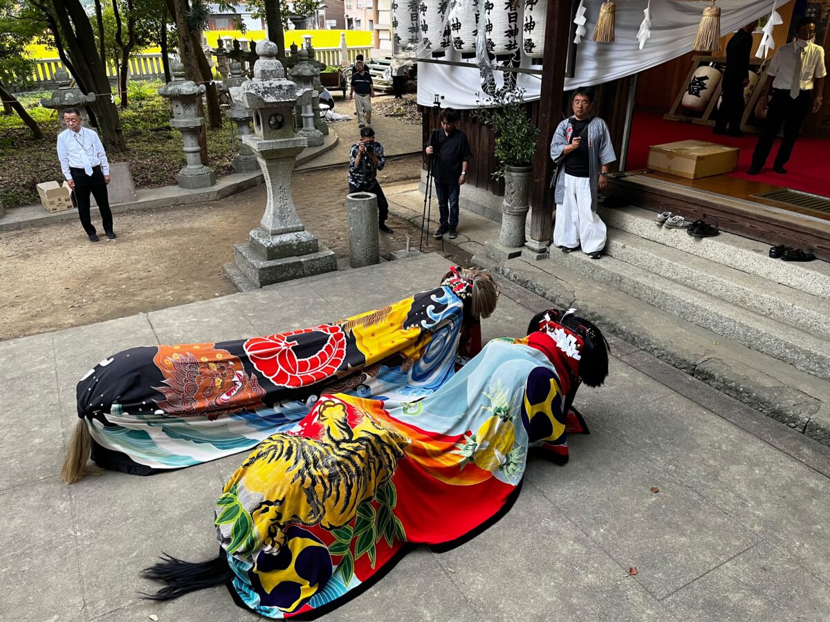 2024年 多度津町山階・春日神社 秋季例大祭 舞い込み 上小原獅子組 向井獅子組