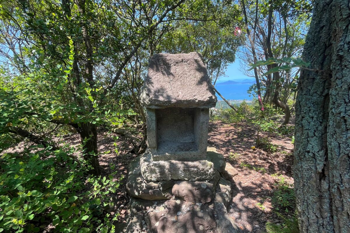 天霧山の龍神祠 正面
