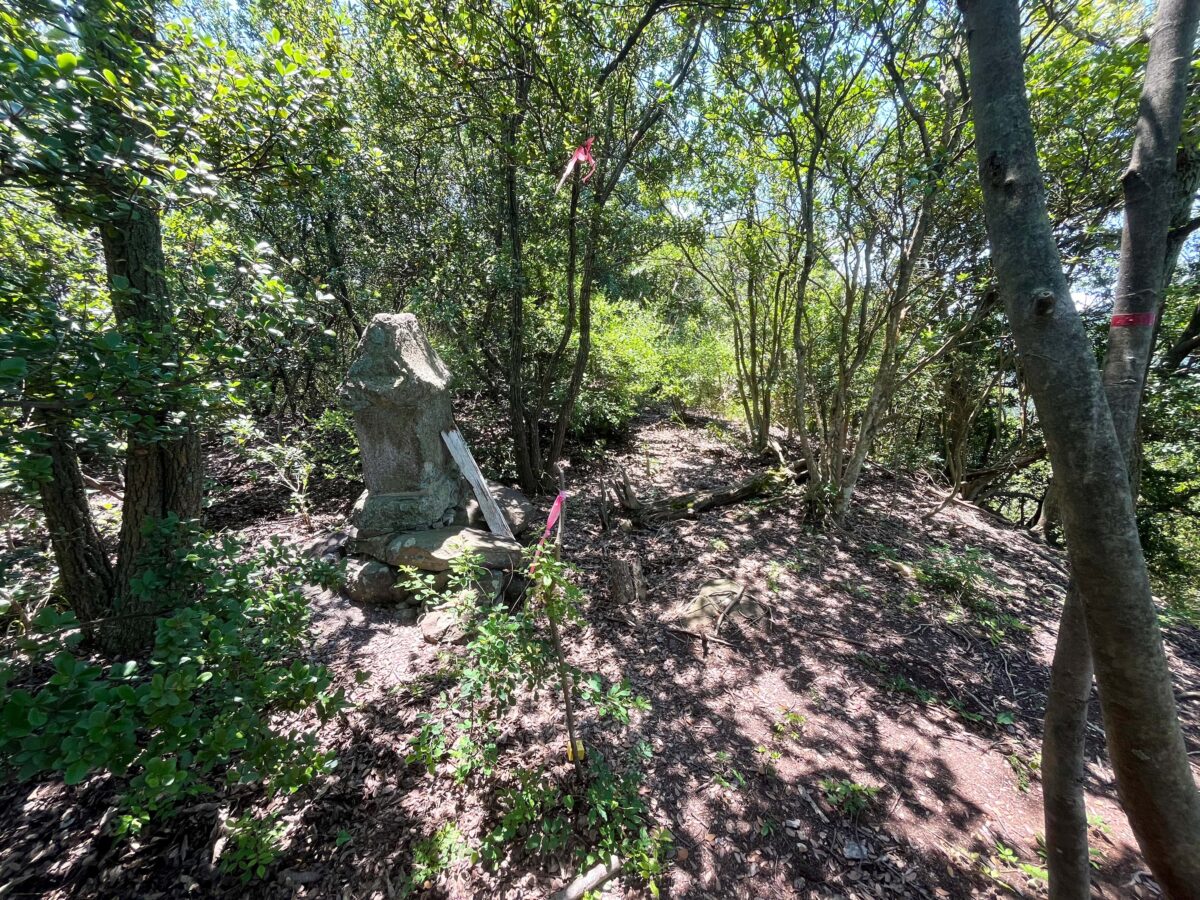 天霧山の龍神祠と馬道