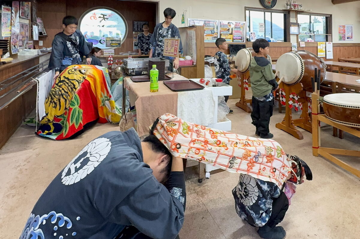 2025年 釜出しさぬきうどん めん一 ヘンド獅子 上小原獅子組