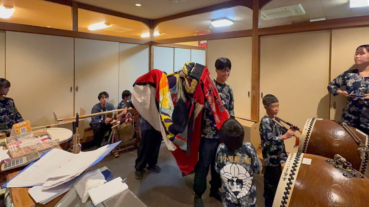 2025年 海食処 笑門家 ヘンド獅子 上小原獅子組