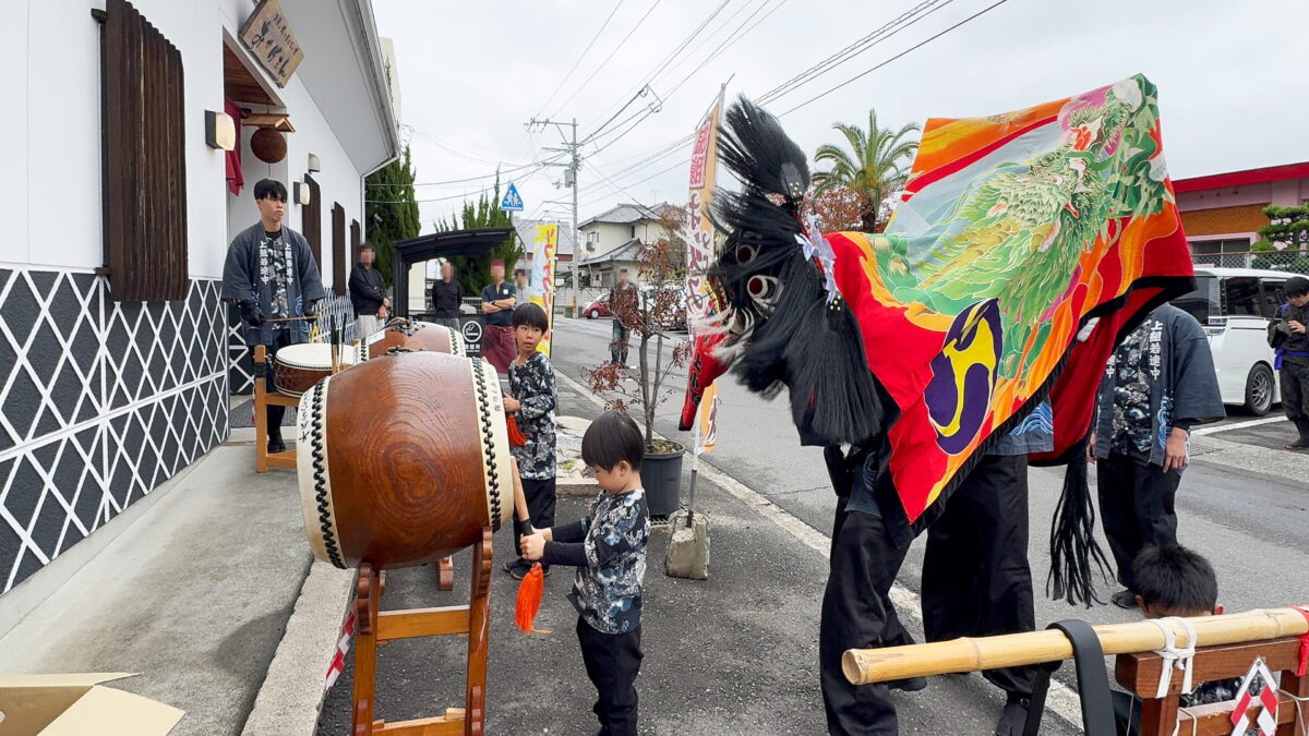 2025年 お好み焼＆もんじゃ焼 おかげさん ヘンド獅子 上小原獅子組