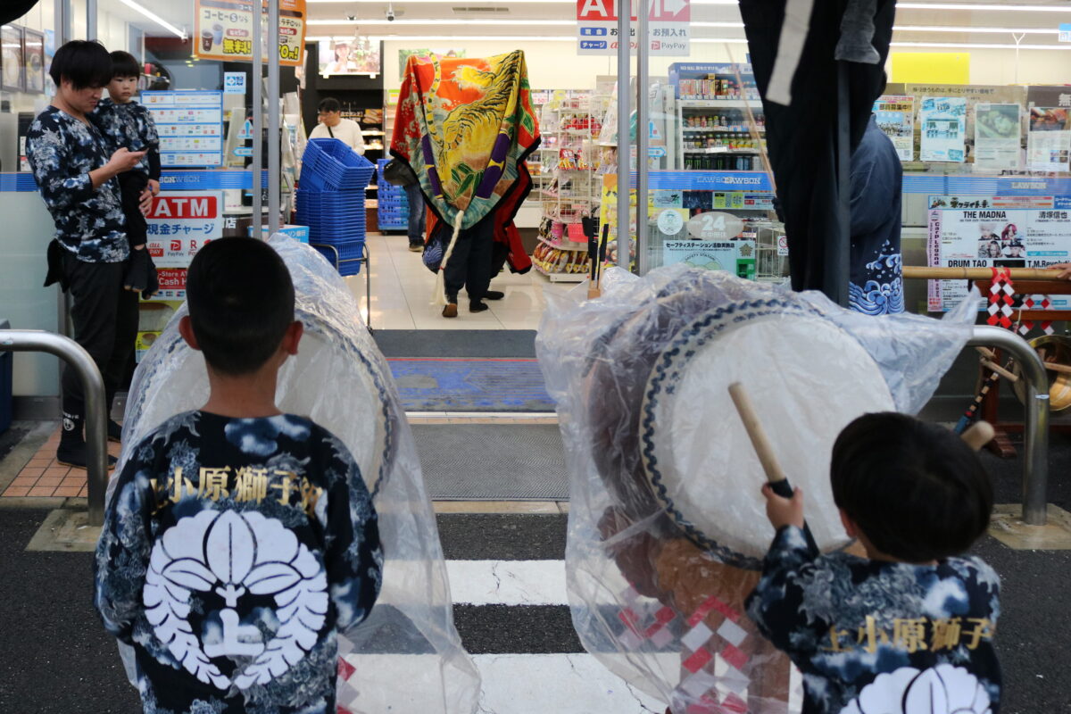 2025年 ローソン善通寺中村店 ヘンド獅子 上小原獅子組