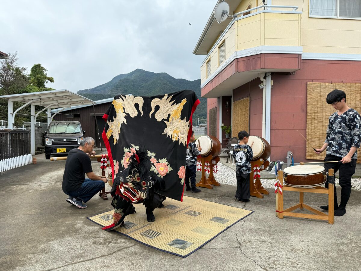 2025年 多度津町山階 秋祭り 村遣い 上小原獅子組