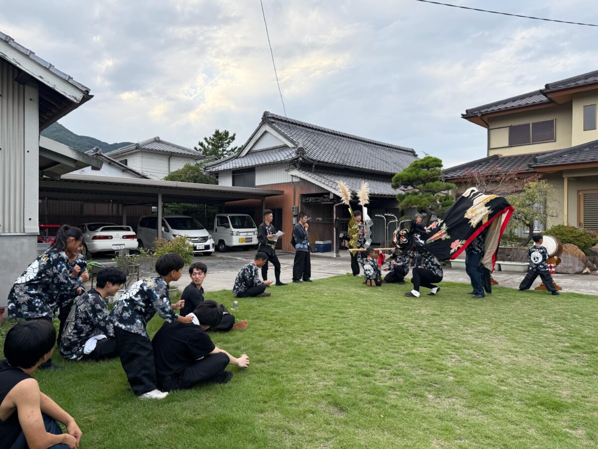 2025年 多度津町山階 秋祭り 村遣い 上小原獅子組