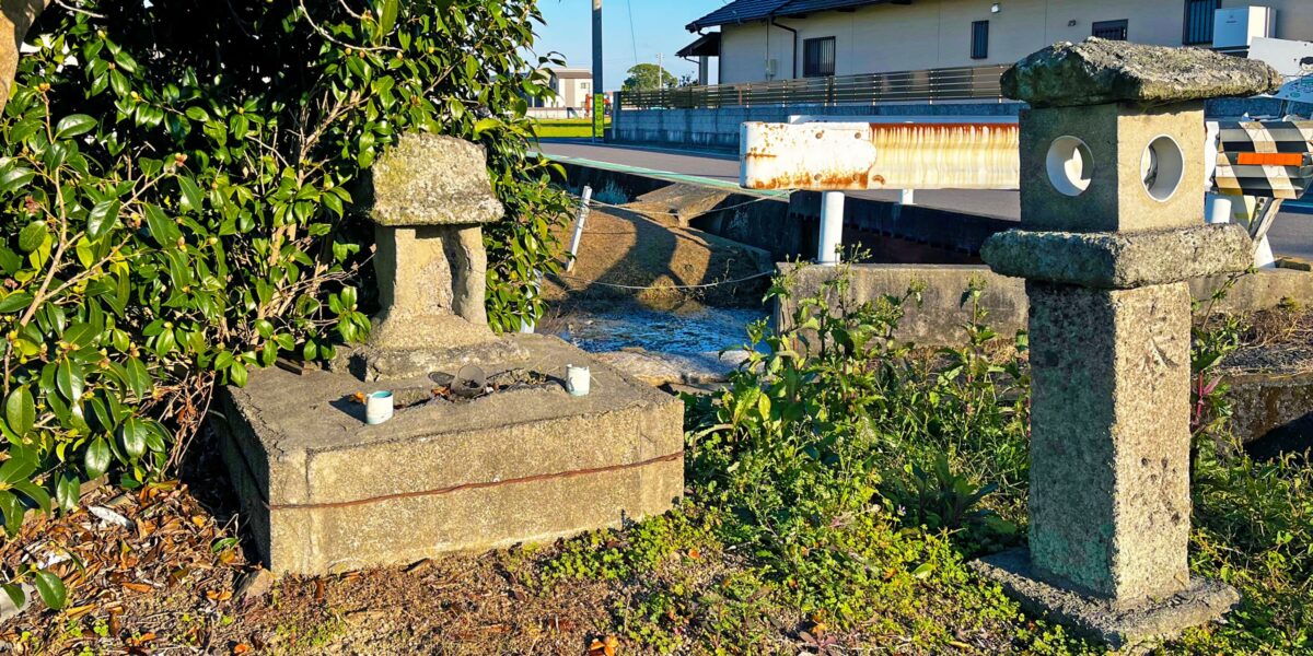 宝殿祠と宝殿堀