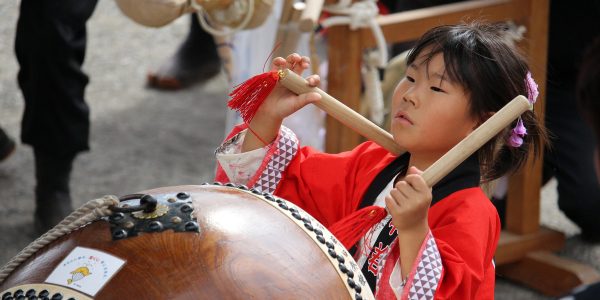 多度津町山階・春日神社 秋季例大祭 太鼓打ち 上小原獅子組