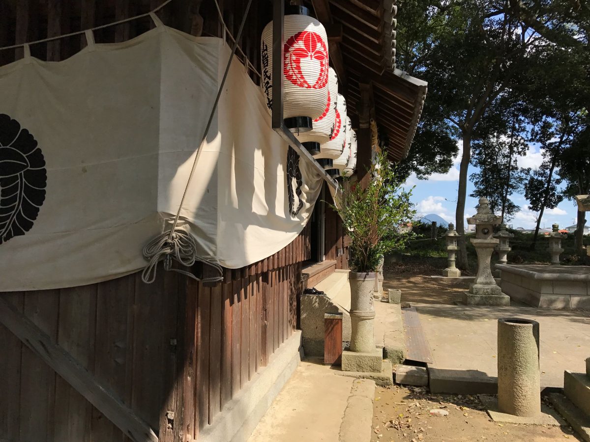 多度津町山階・春日神社 拝殿