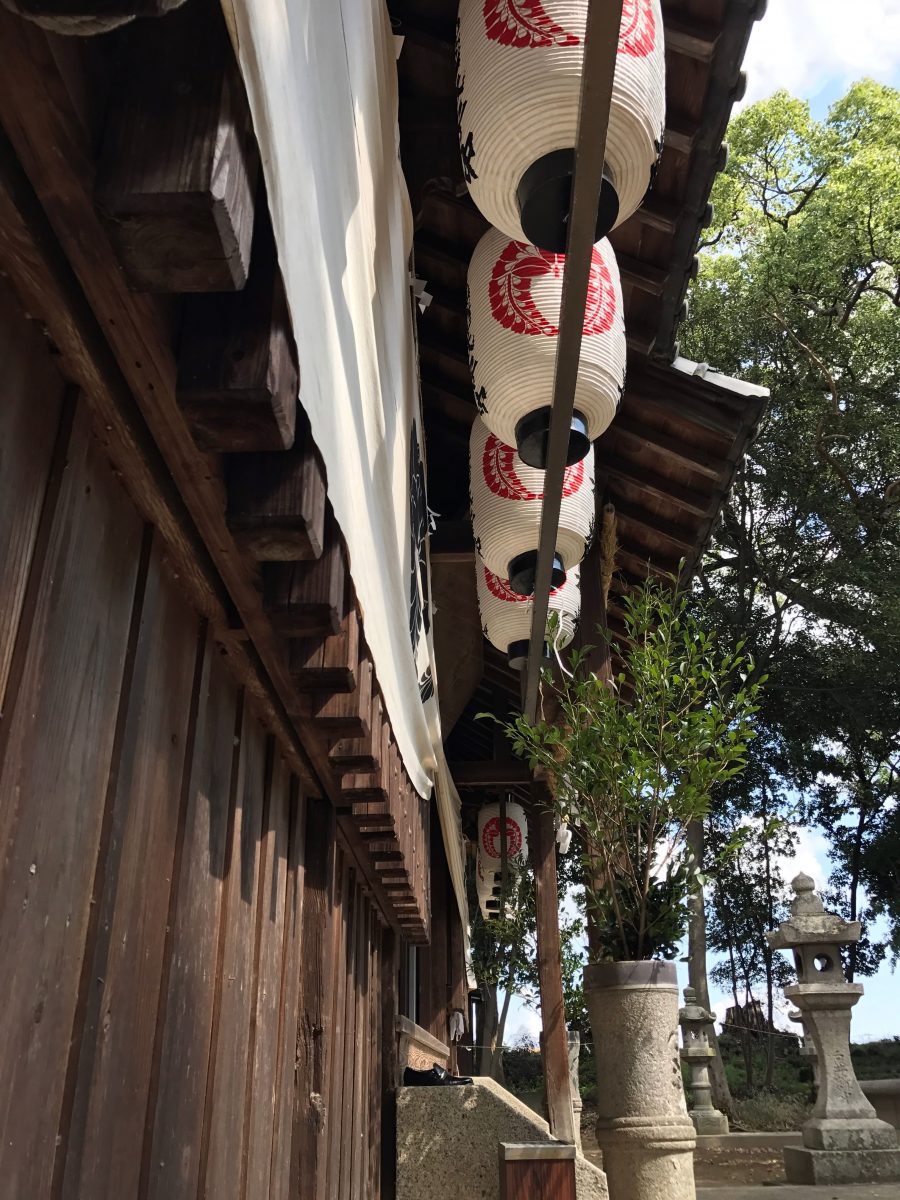 多度津町山階・春日神社 拝殿