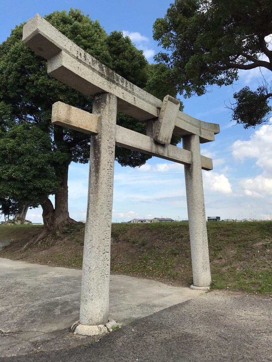 多度津町山階・春日神社 二の鳥居