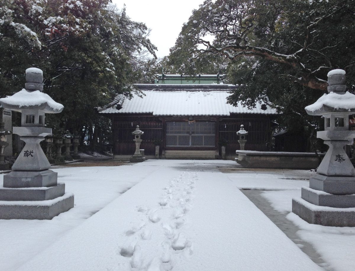 多度津町山階・春日神社 拝殿