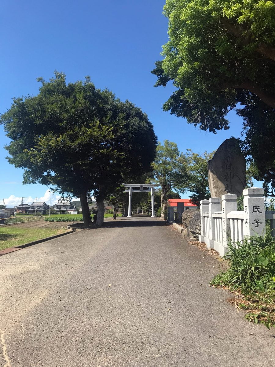 多度津町山階・春日神社 参道