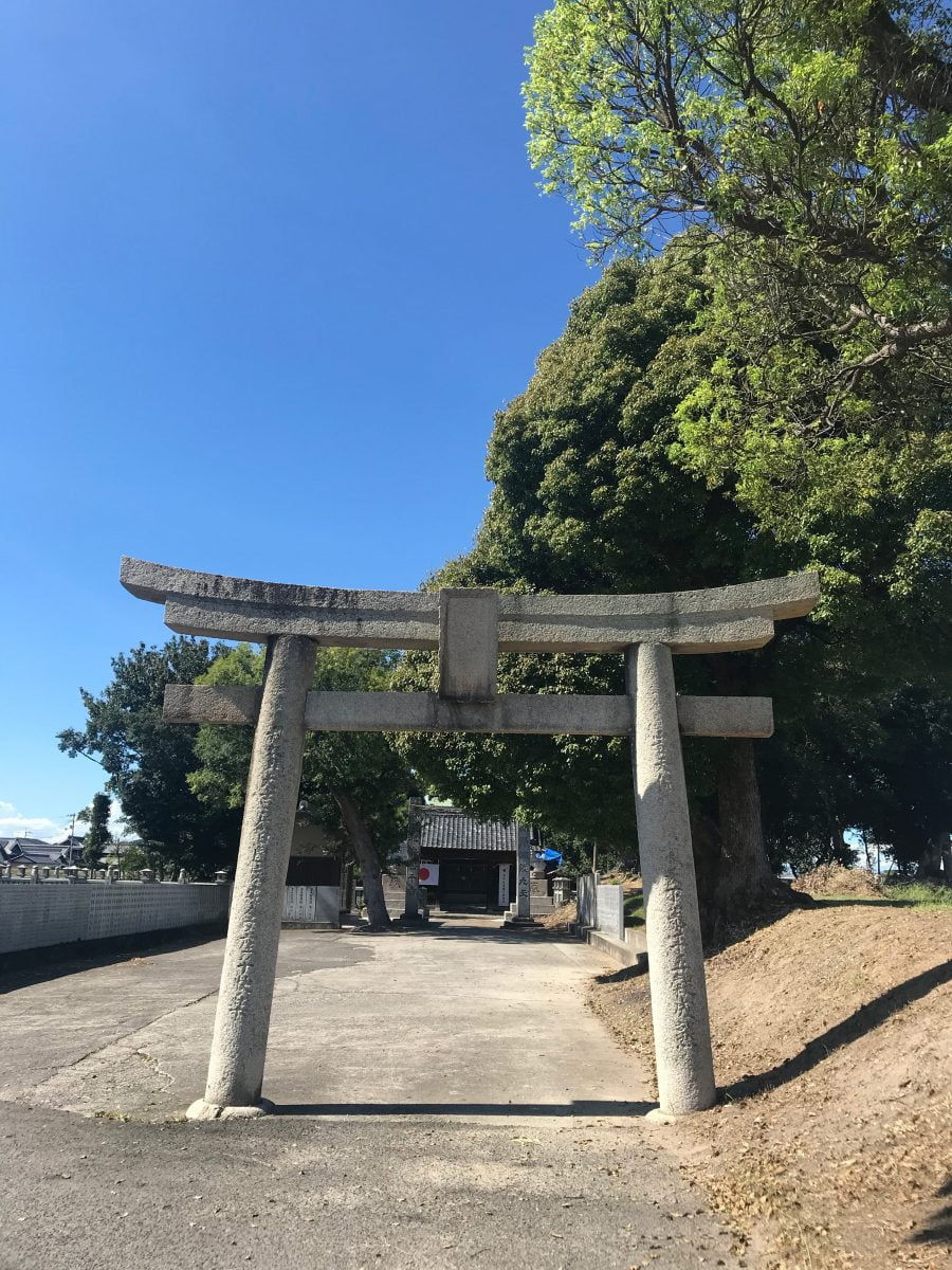 多度津町山階・春日神社 二の鳥居