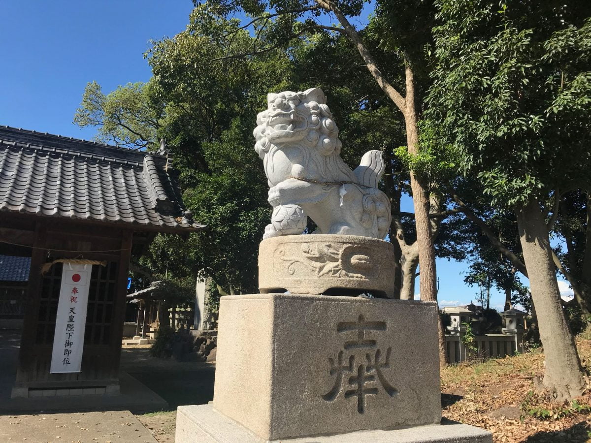 多度津町山階・春日神社 狛犬
