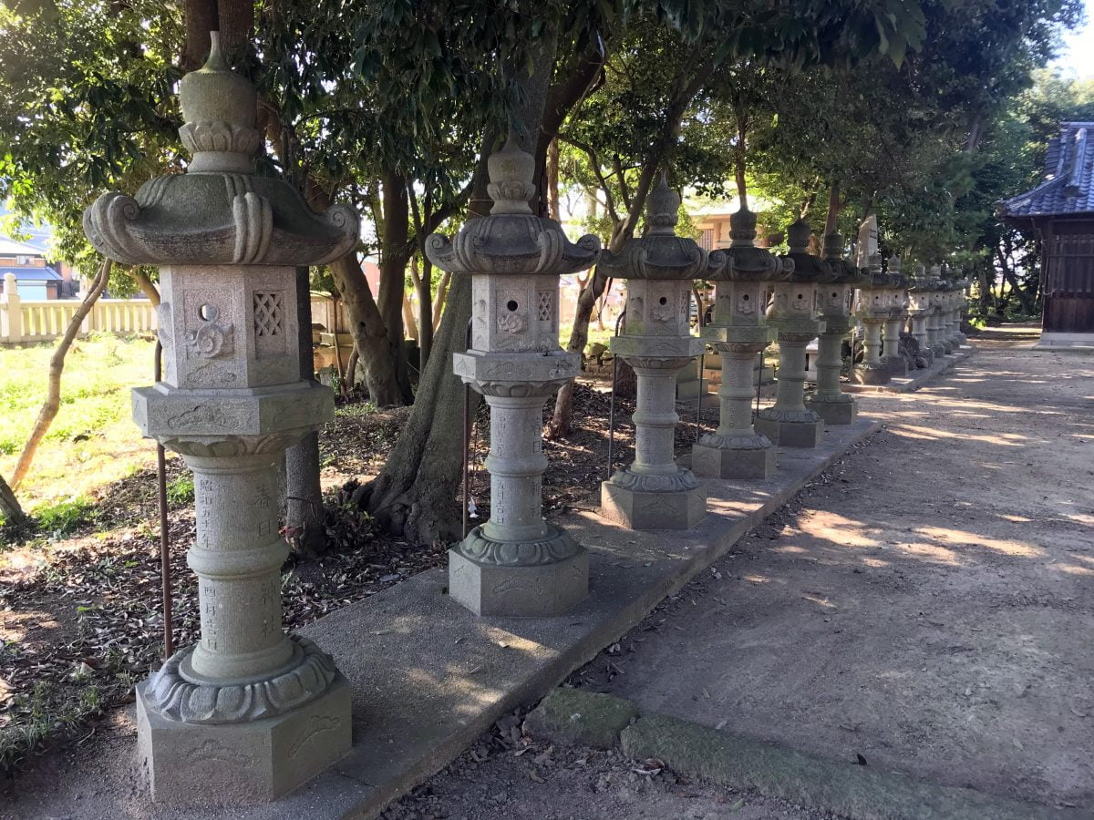 多度津町山階・春日神社 春日燈籠