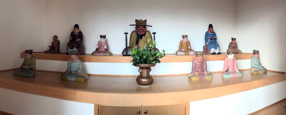 多度津町山階・春日神社 閻魔堂 仏像