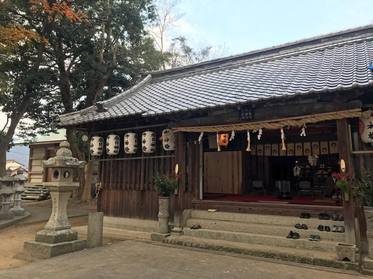 多度津町山階・春日神社 拝殿