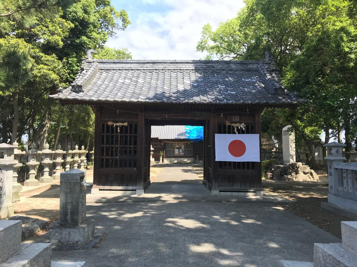 多度津町山階・春日神社 随神門