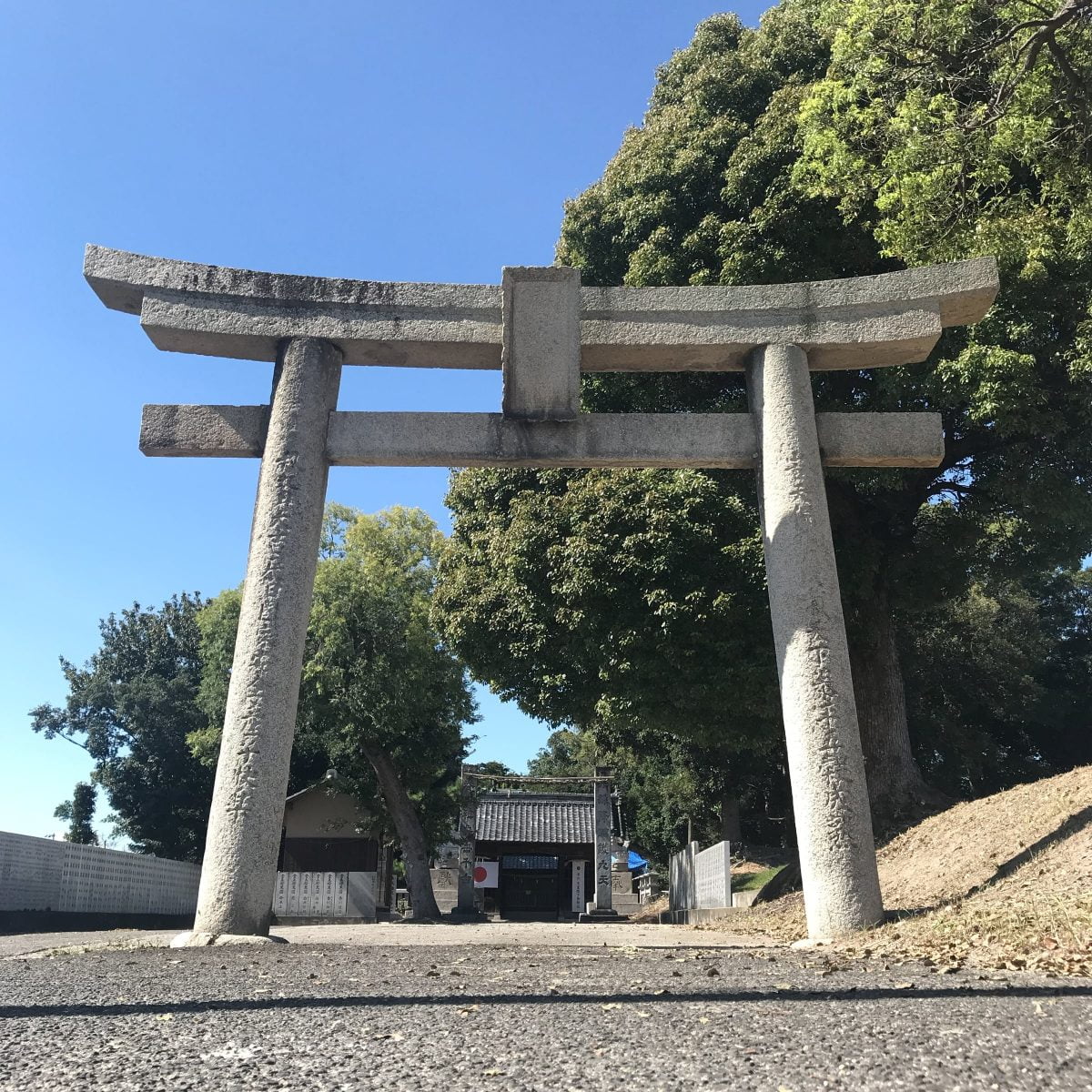 多度津町山階・春日神社 二の鳥居