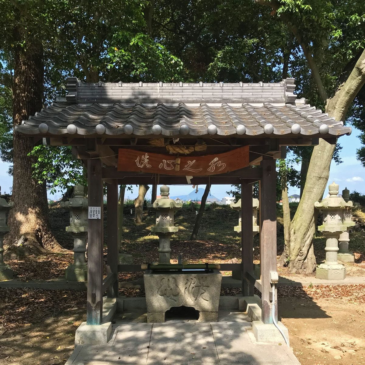 多度津町山階・春日神社 手水舎