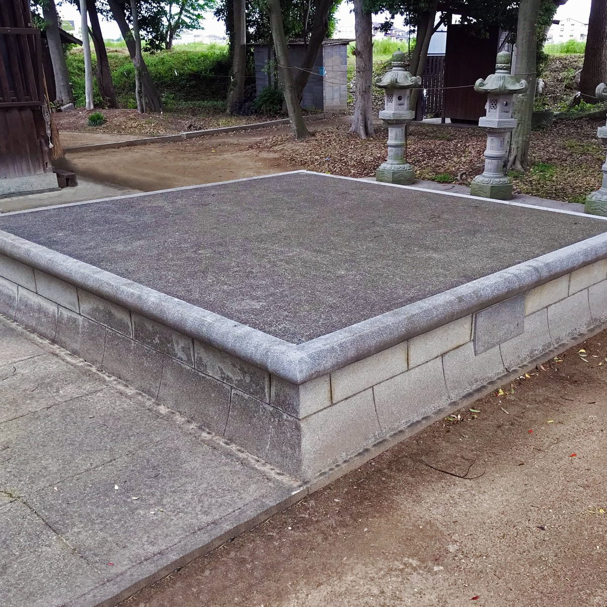 多度津町山階・春日神社 神楽台