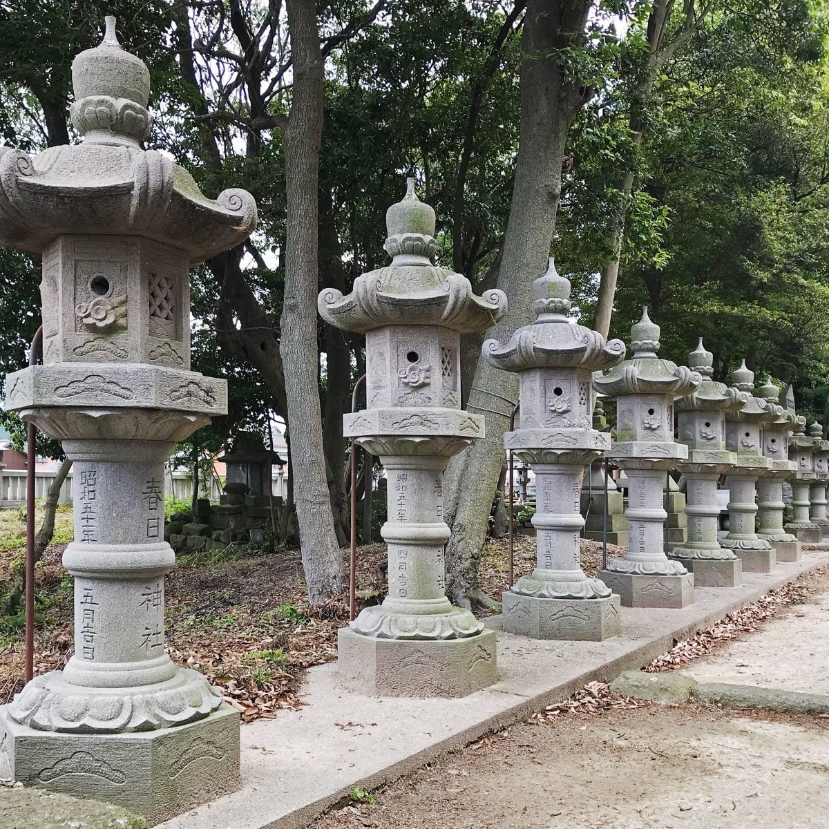 多度津町山階・春日神社 春日燈籠