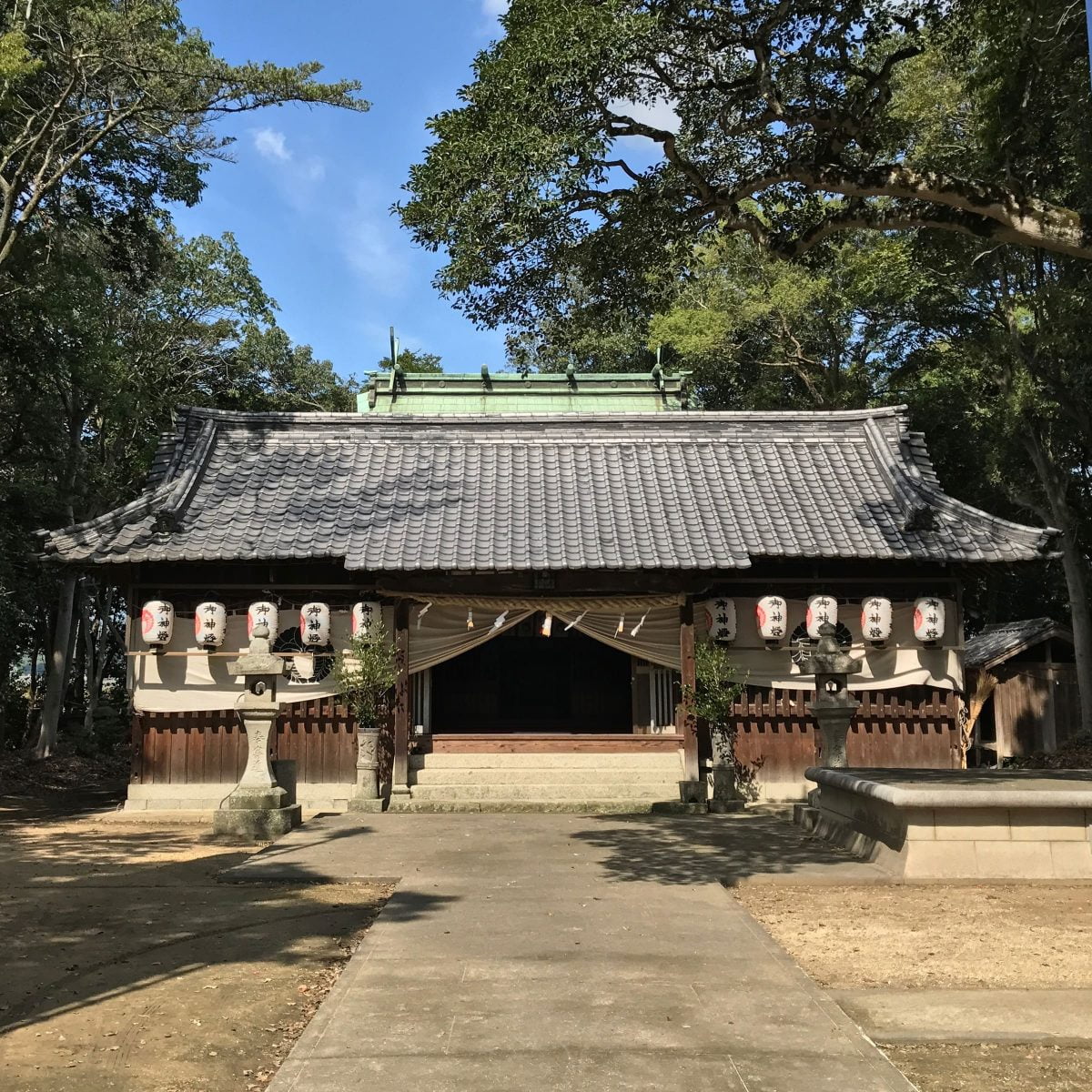 多度津町山階・春日神社 拝殿
