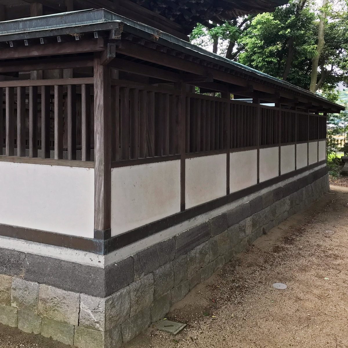 多度津町山階・春日神社 透塀